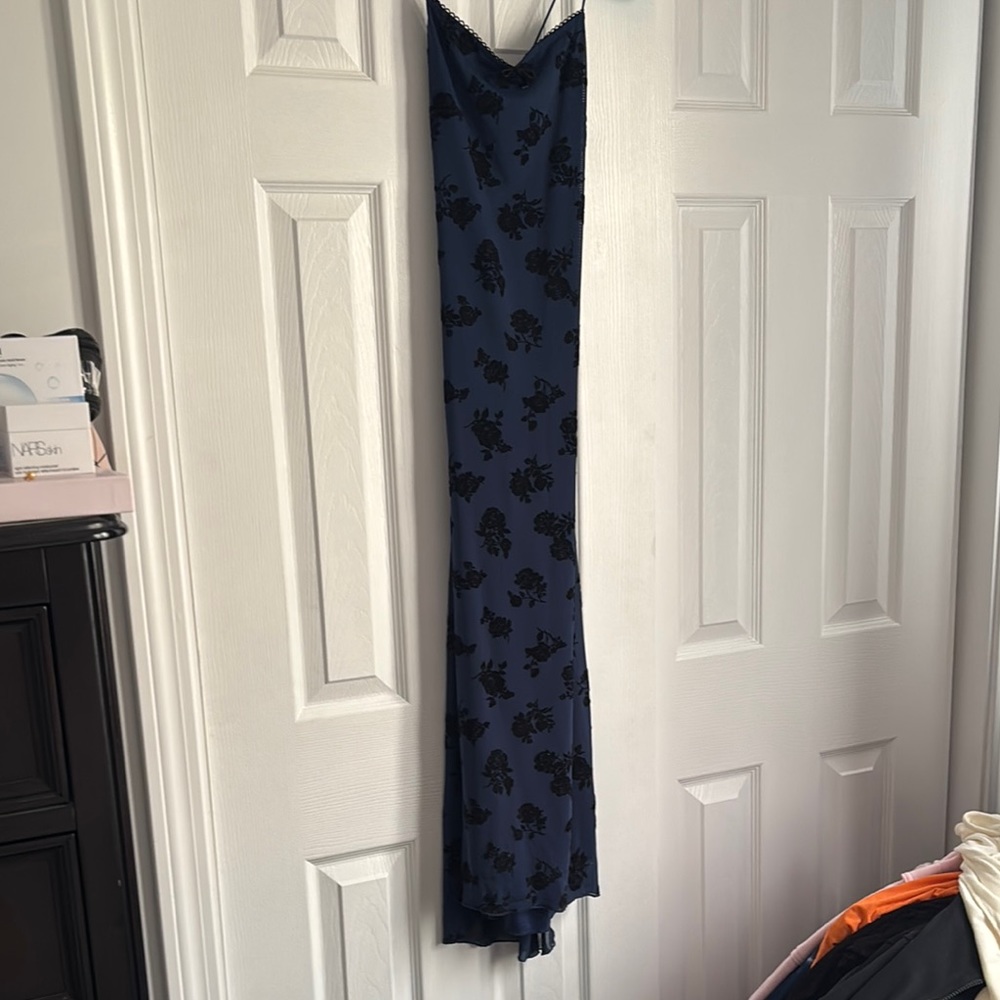 Elegant Navy Floral Midi Dress